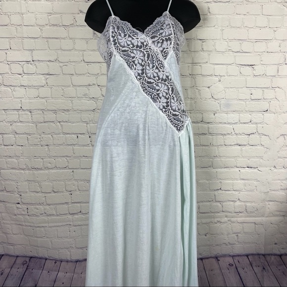 VINTAGE long mint green nightgown - Picture 5 of 10